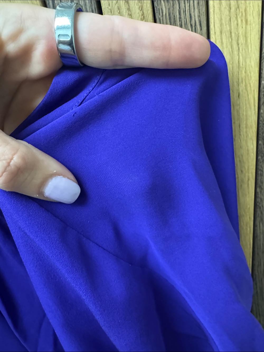 Diane Von Furstenberg 100% Silk Purple/Blue Popover Blouse, size 4 - Picture 6 of 6